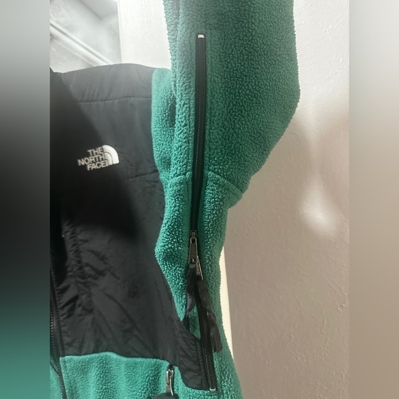 The North Face Men’s Retro Denali Jacket - Picture 4 of 8